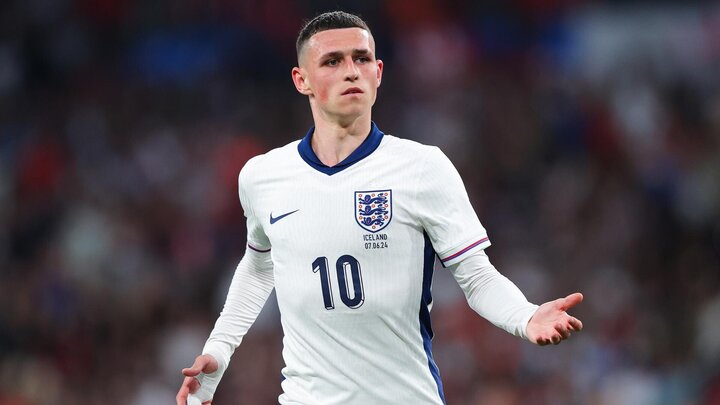 Phil Foden chơi hiệu quả ở vị trí mới.