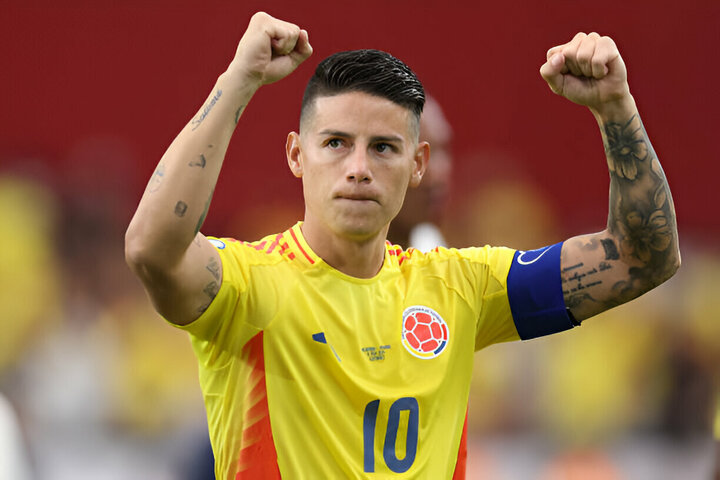 James là nguồn cảm hứng trên hàng công của Colombia.