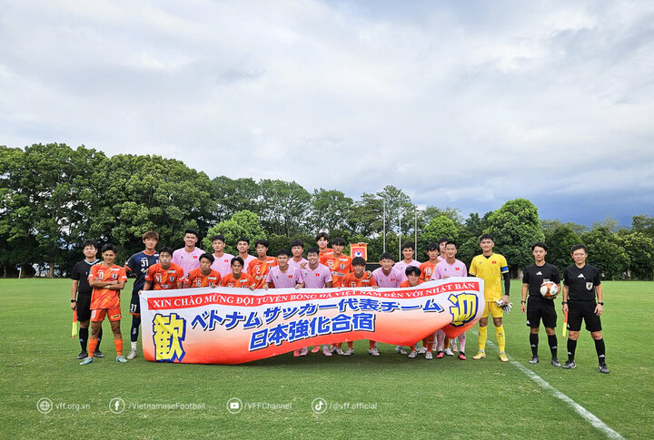 U20 Việt Nam thắng đội trẻ Ehime với tỷ số 4-0.